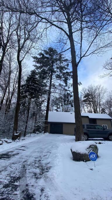 Chalet Closest House To Pool & In Pocono Farms, Ac, Hot Tub, Game *