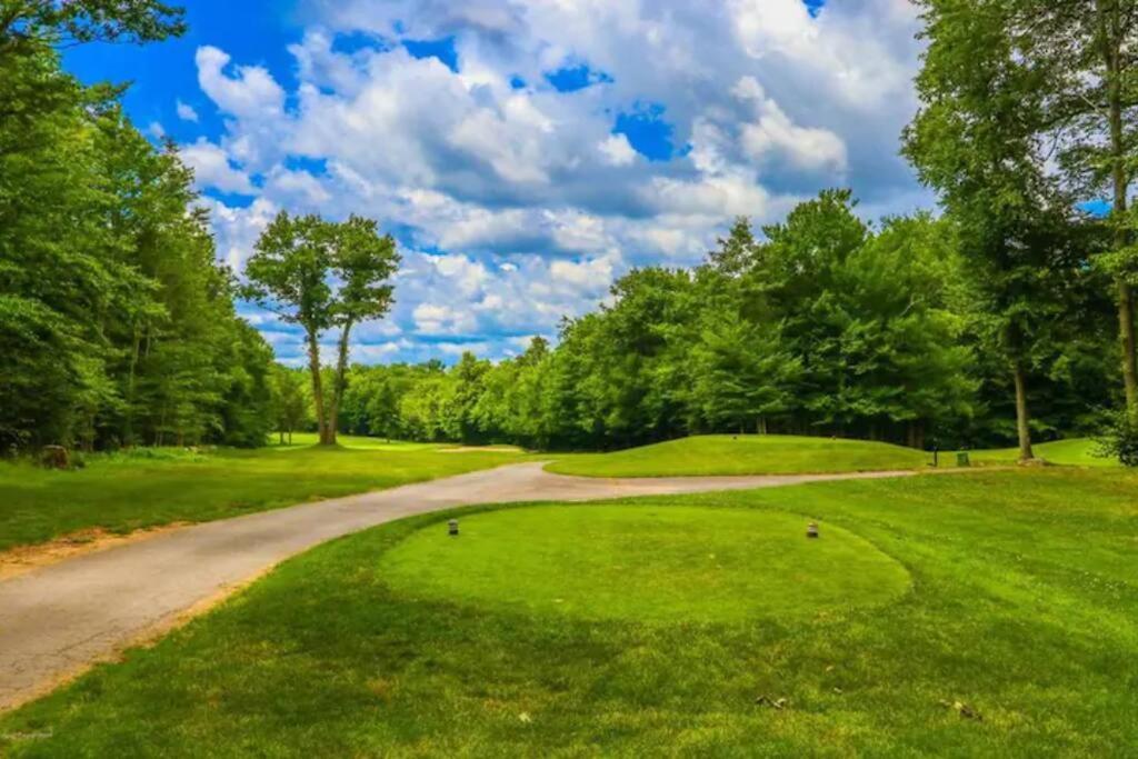 Closest House To Pool & In Pocono Farms, Ac, Hot Tub, Game Chalet *