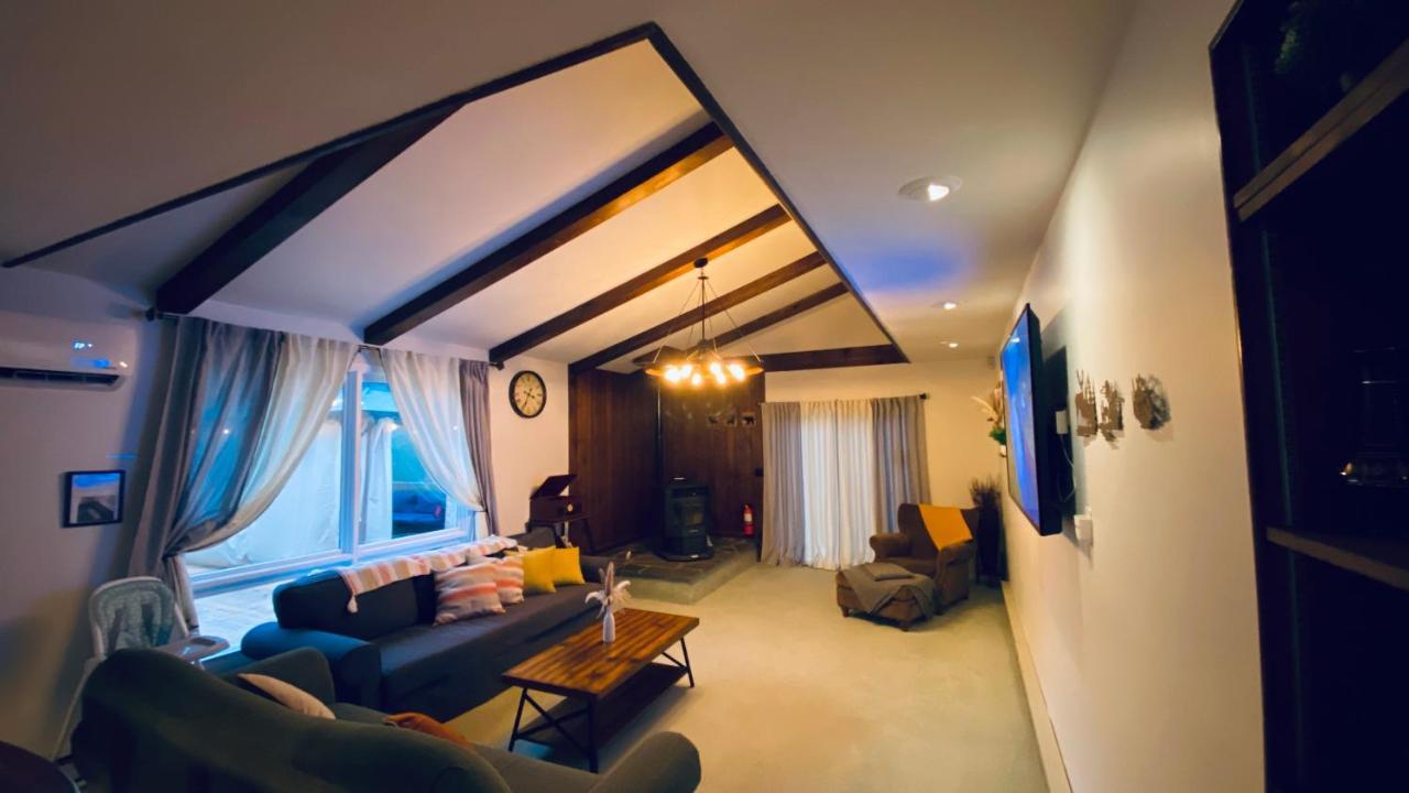 Chalet Closest House To Pool & In Pocono Farms, Ac, Hot Tub, Game *