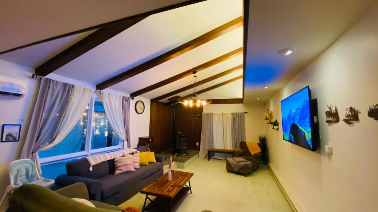 Closest House To Pool & In Pocono Farms, Ac, Hot Tub, Game Chalet *