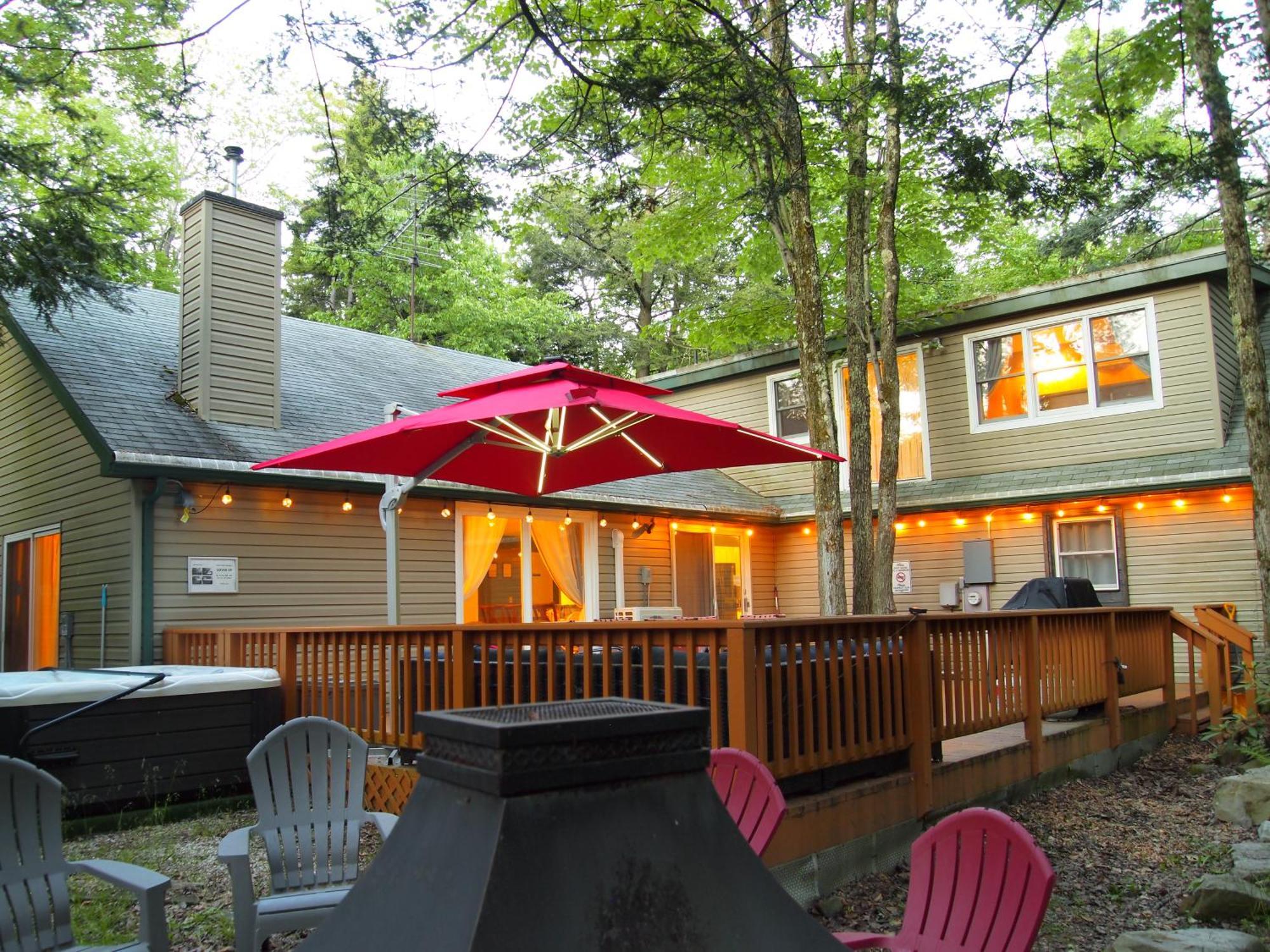 Chalet Closest House To Pool & In Pocono Farms, Ac, Hot Tub, Game Tobyhanna