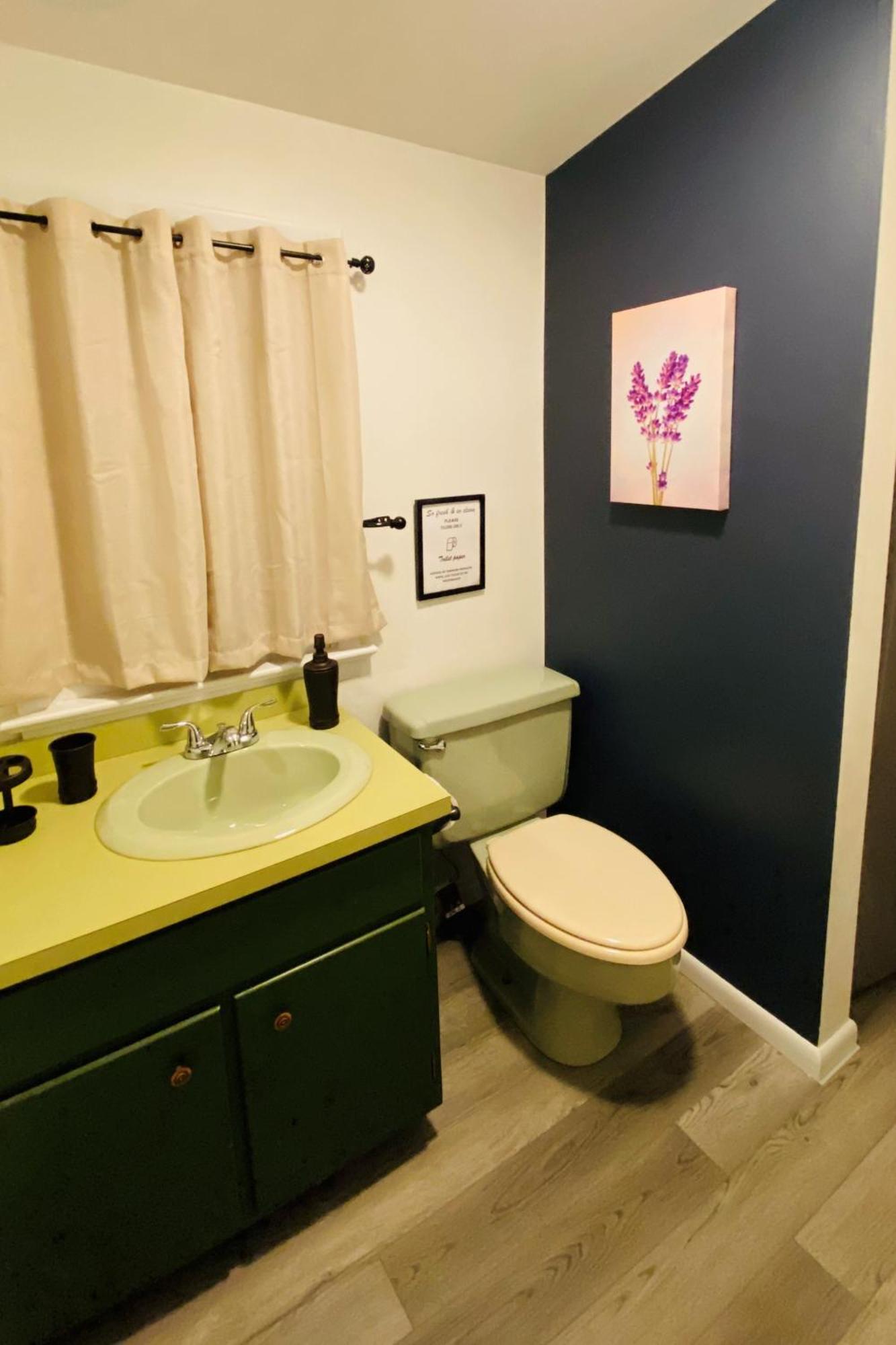 Chalet Closest House To Pool & In Pocono Farms, Ac, Hot Tub, Game *