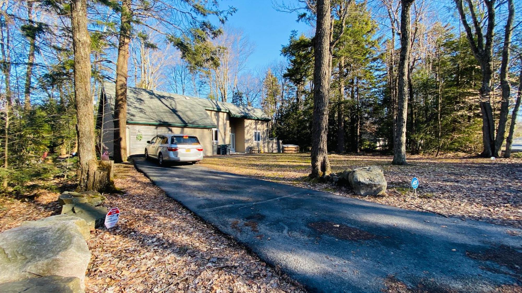 Chalet Closest House To Pool & In Pocono Farms, Ac, Hot Tub, Game Tobyhanna